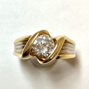 ダイヤ　0.89ct　リング