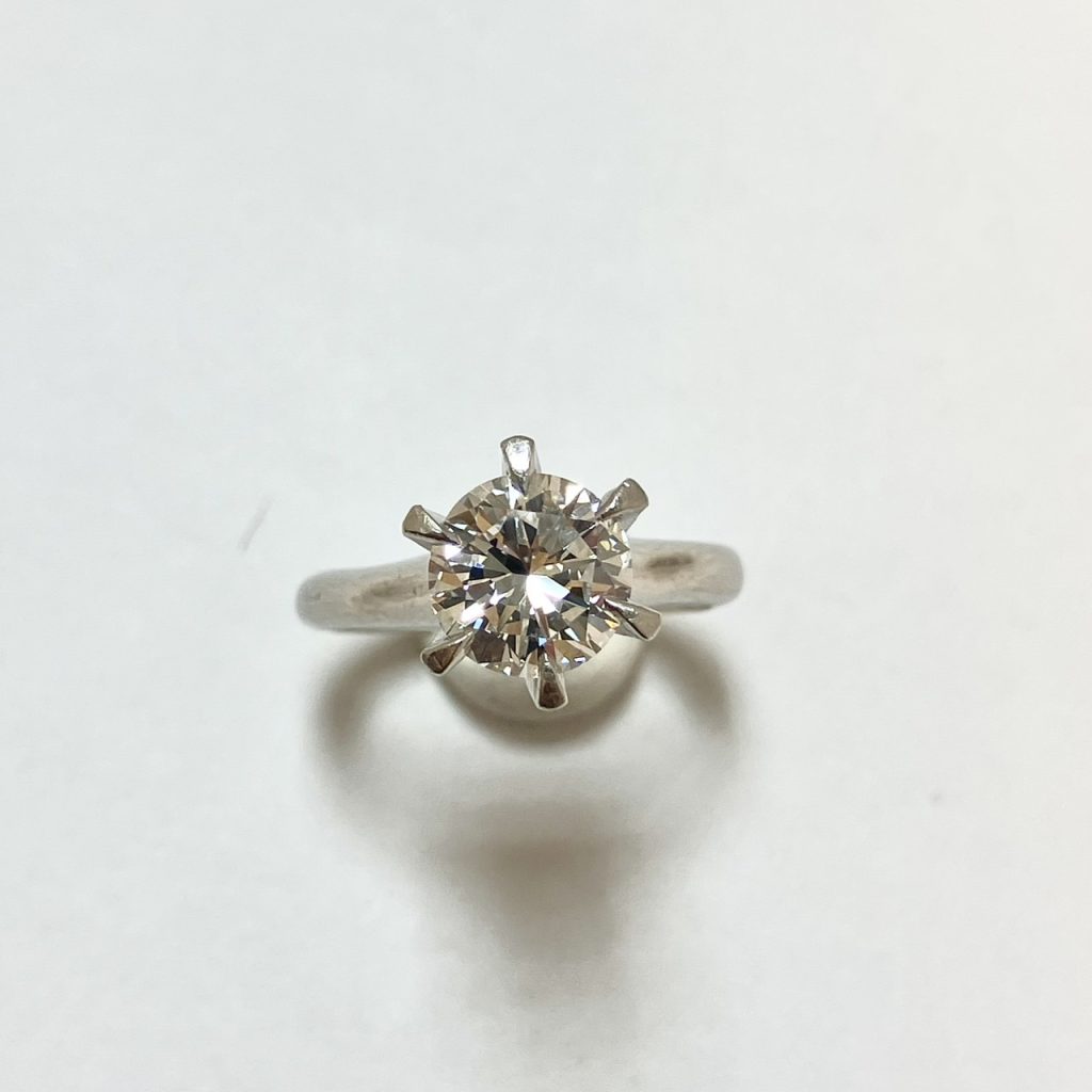 ダイヤ　1.37ct　リング
