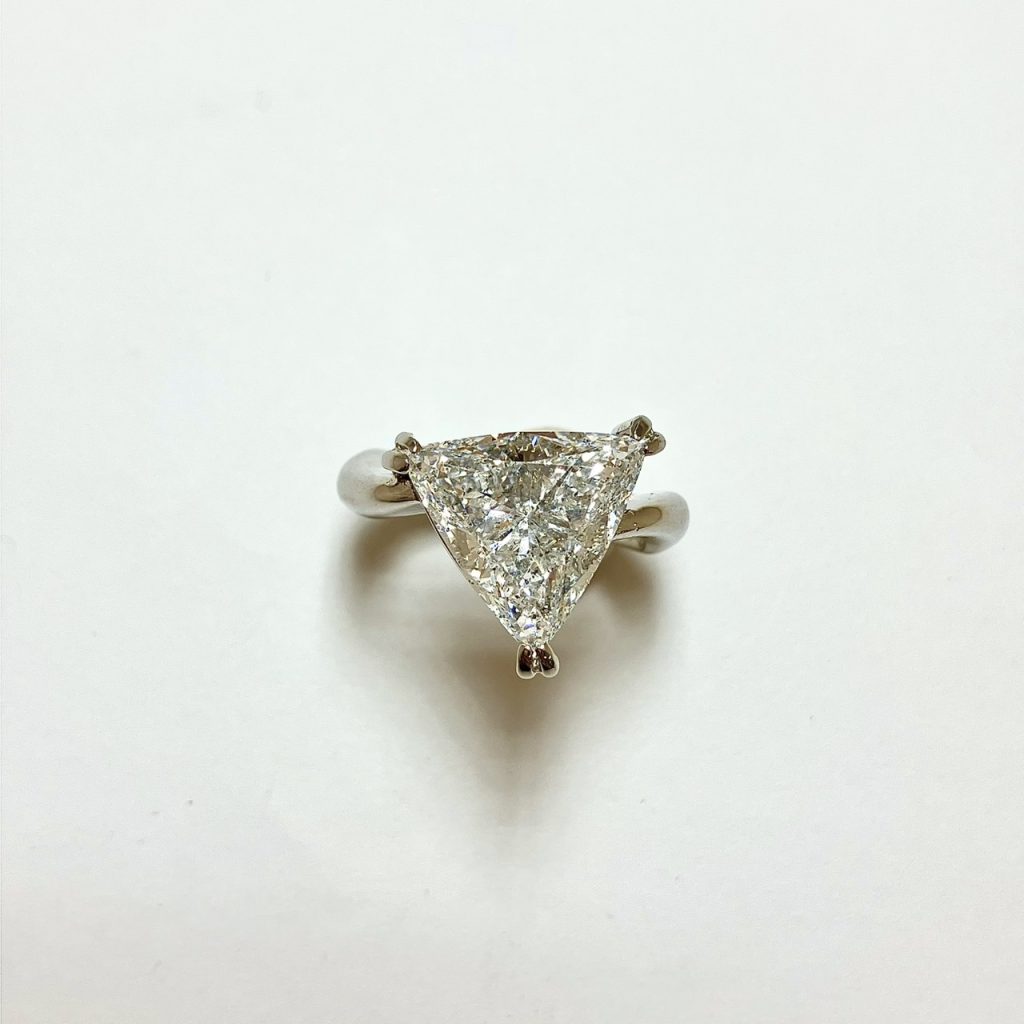 ダイヤ　4.618ct　リング