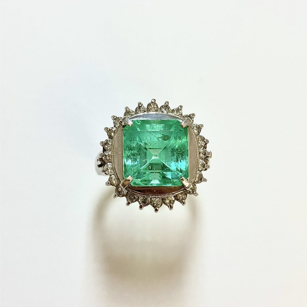 エメラルド　4.5ct　リング