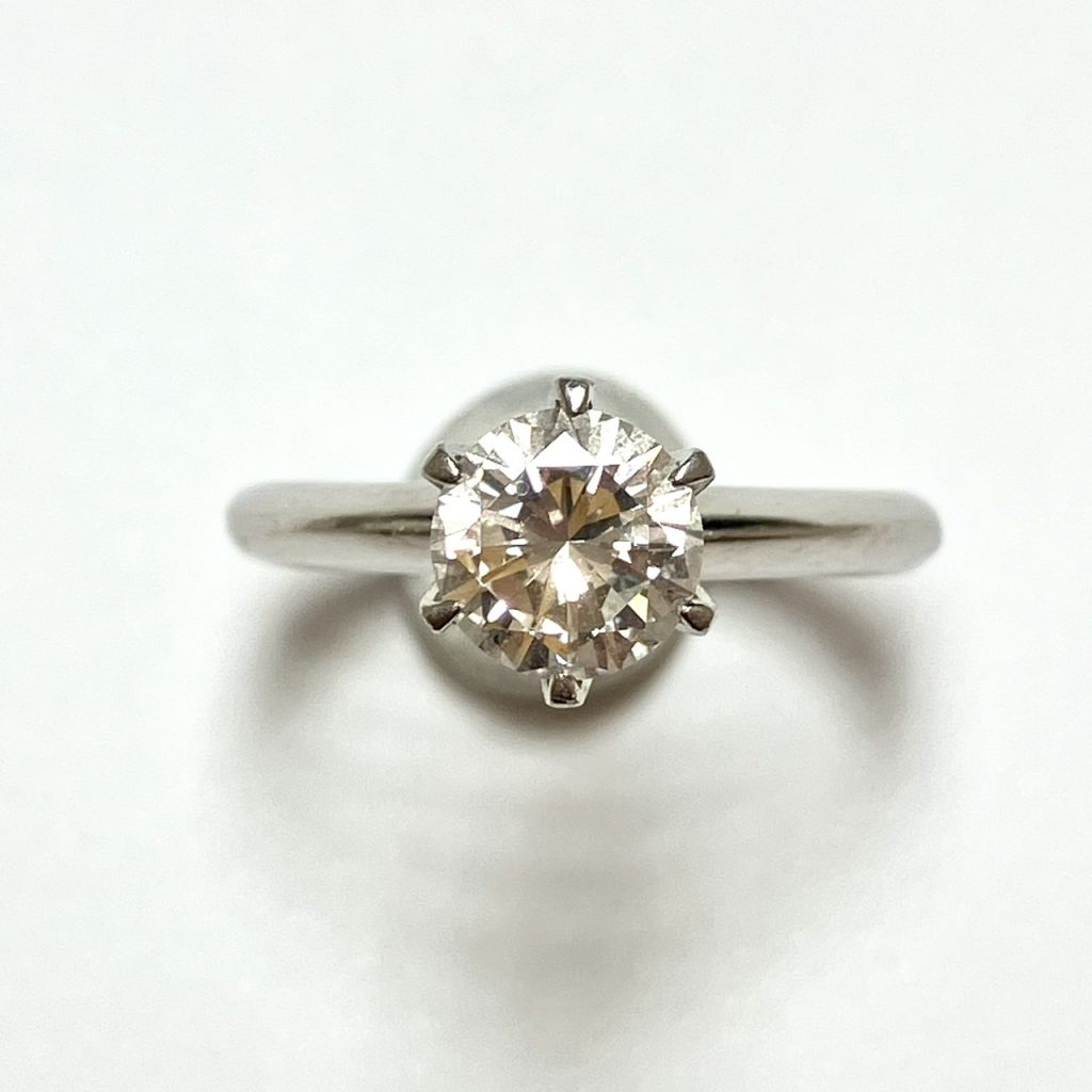 ダイヤ　1.018ct　リング