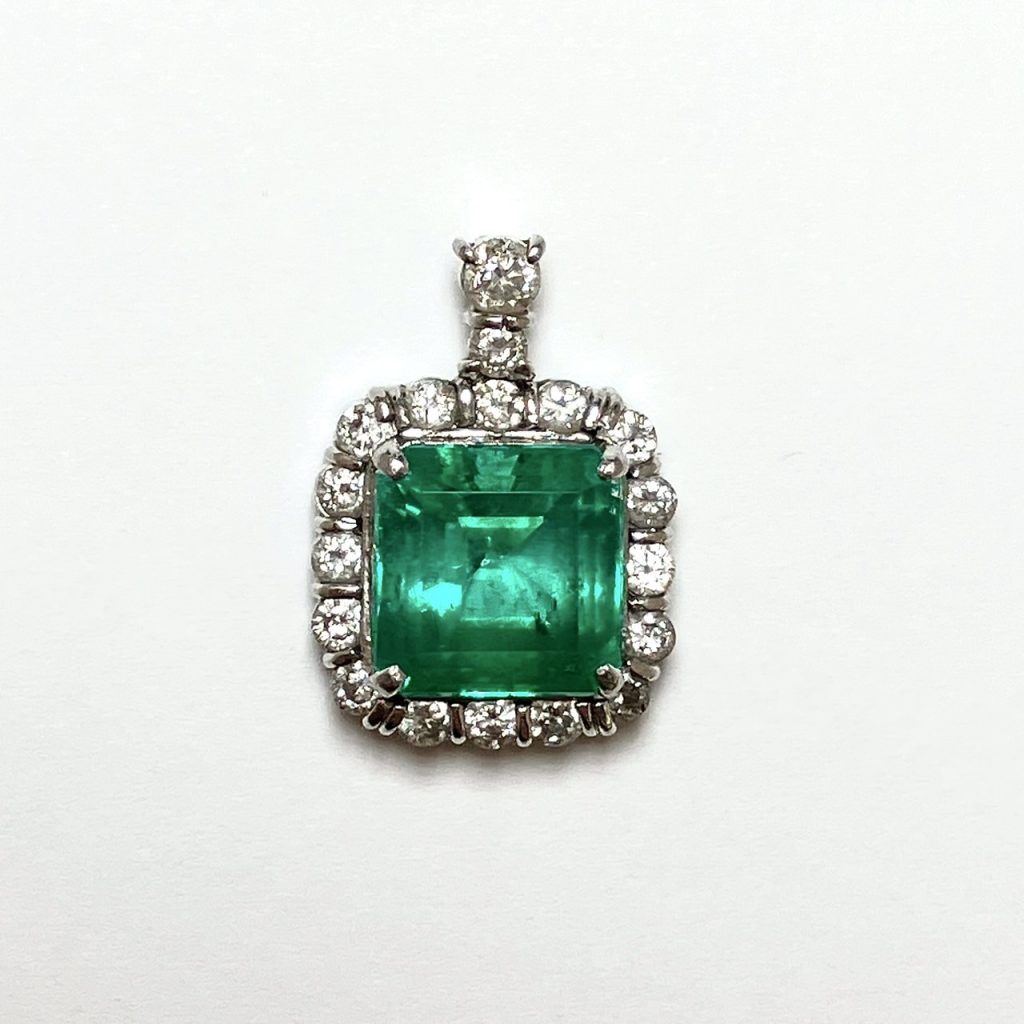 エメラルド　4.18ct　ネックレストップ