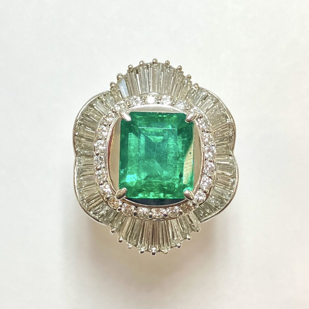 エメラルド　3.35ct　リング
