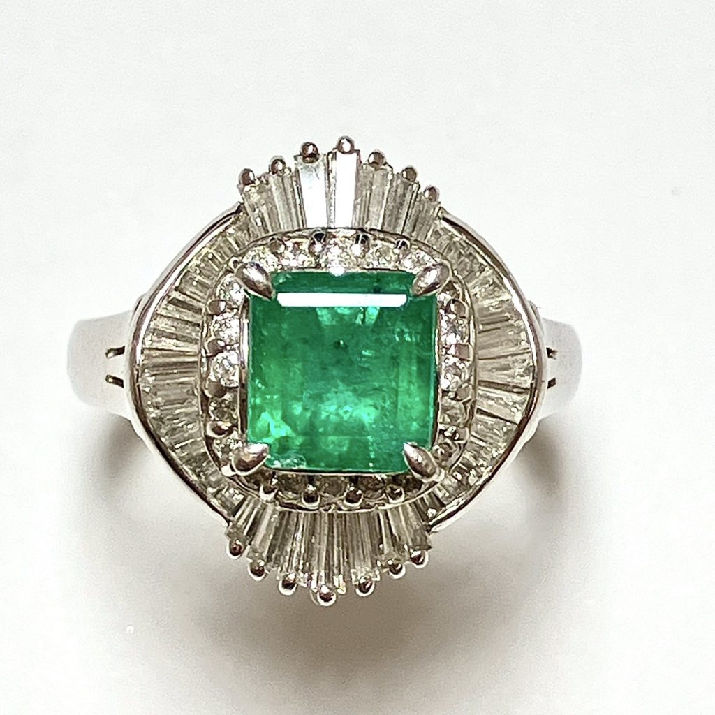 エメラルド　1.09ct　リング