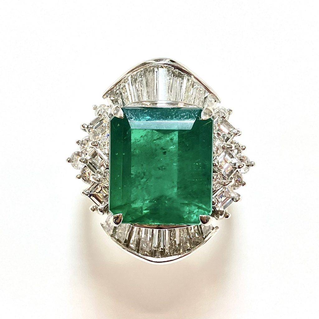エメラルド　7.78ct　リング