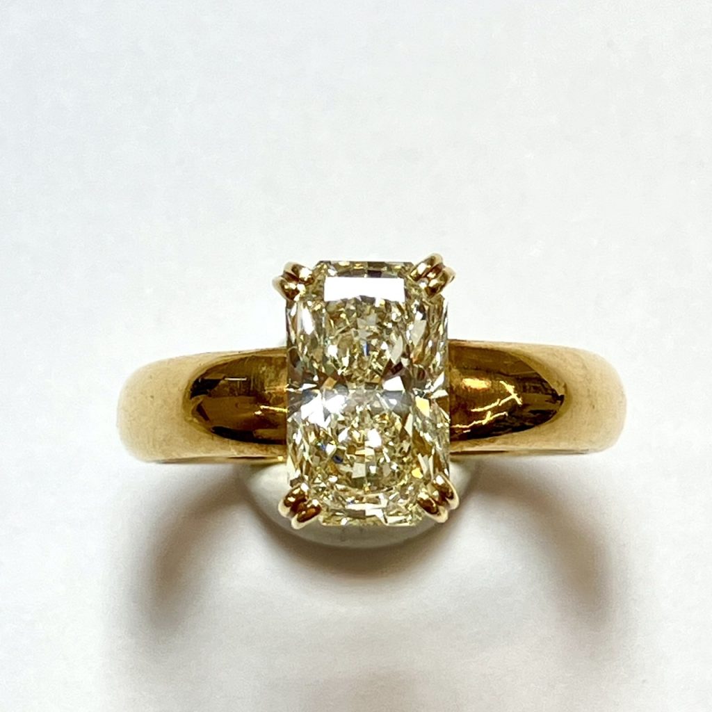 ダイヤ　2.091ct　リング