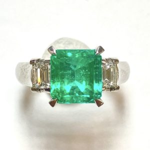 エメラルド　2.37ct　リング