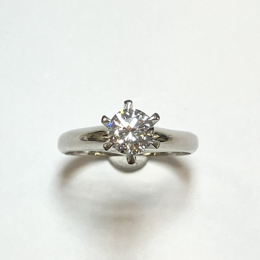 ダイヤ　0.79ct　リング