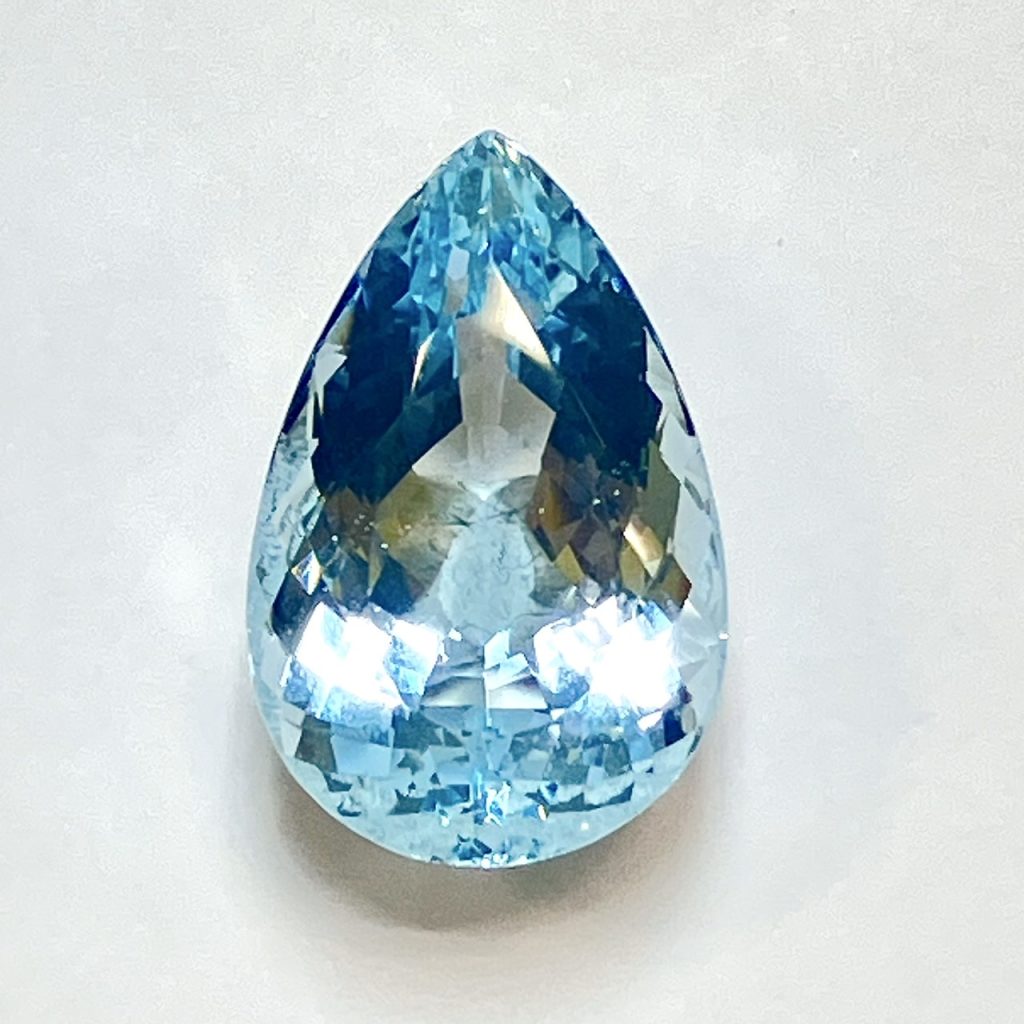 アクアマリン 21.85ct ルース