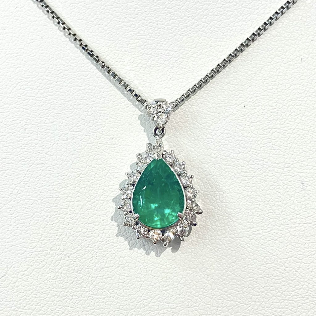 エメラルド　2.79ct　ネックレス