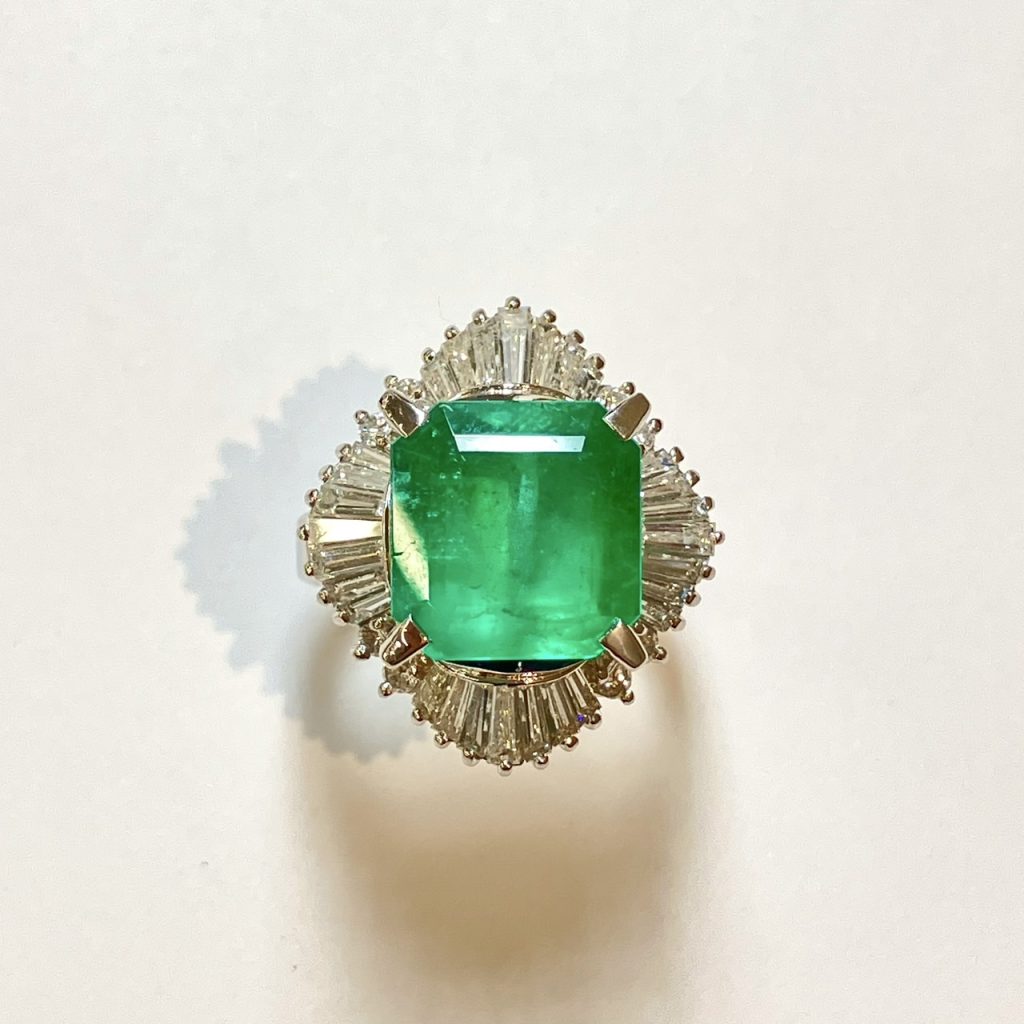 エメラルド　5.75ct　リング