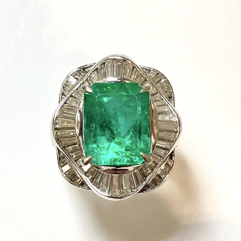 エメラルド　4.31ct　リング