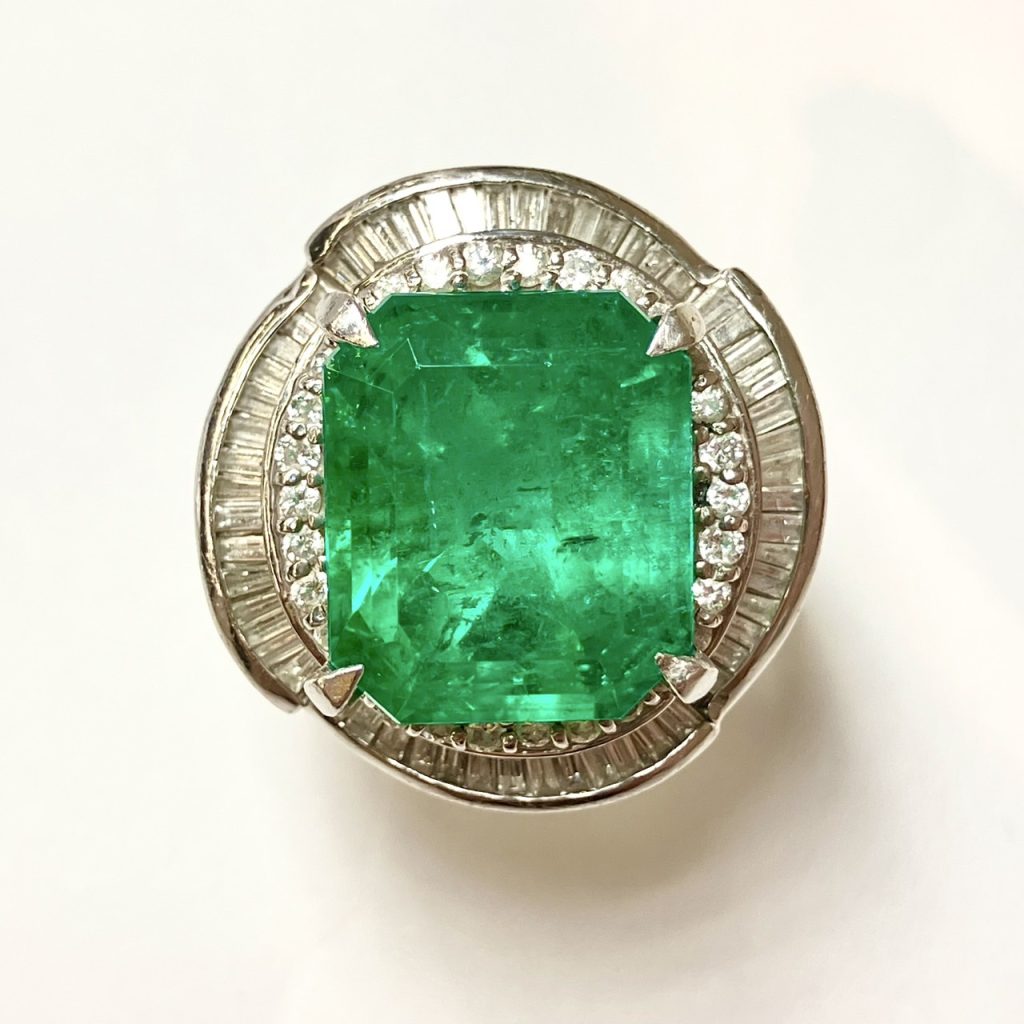エメラルド　10.65ct　リング