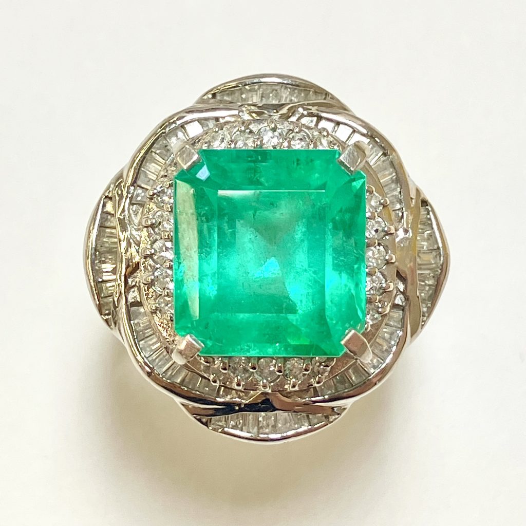 エメラルド　5.63ct　リング