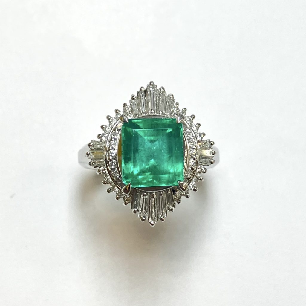 エメラルド　2.47ct　リング