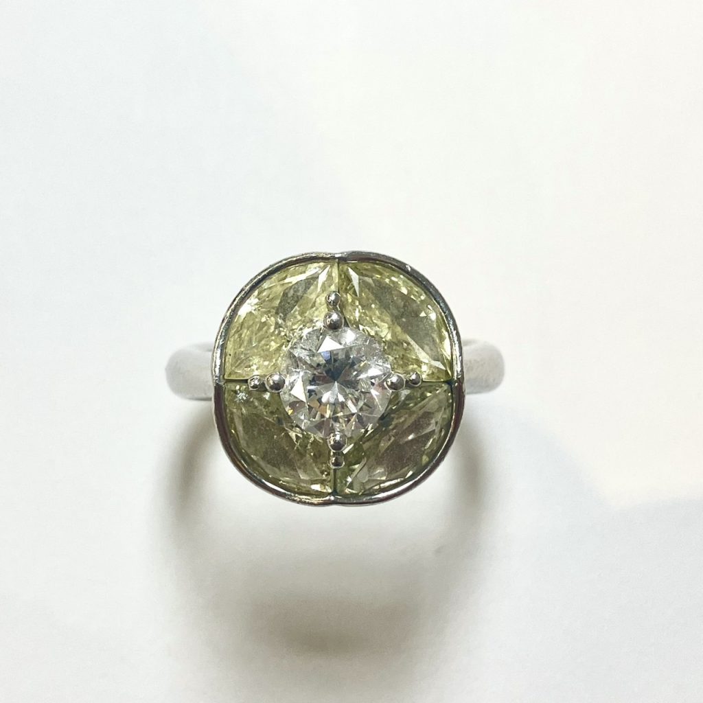 ダイヤ　4.424ct　リング
