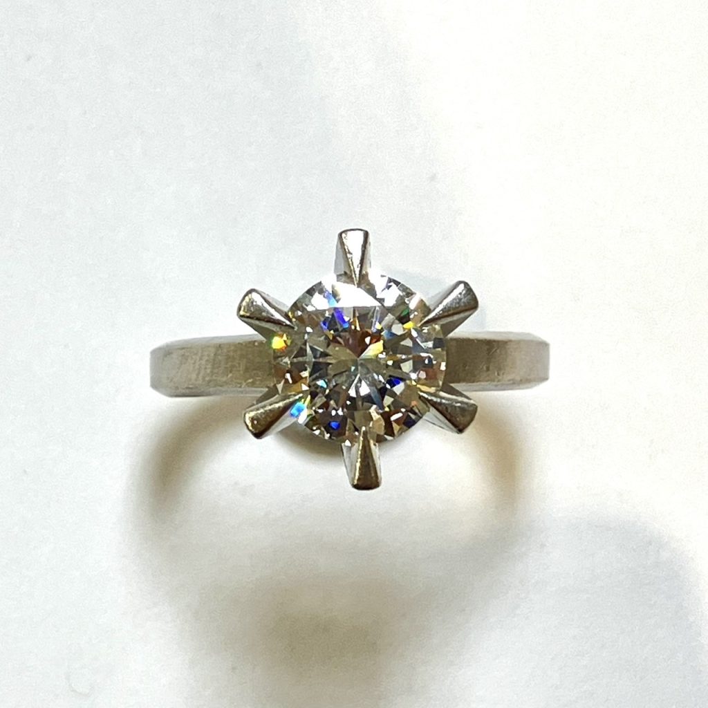 ダイヤ　2.015ct　リング