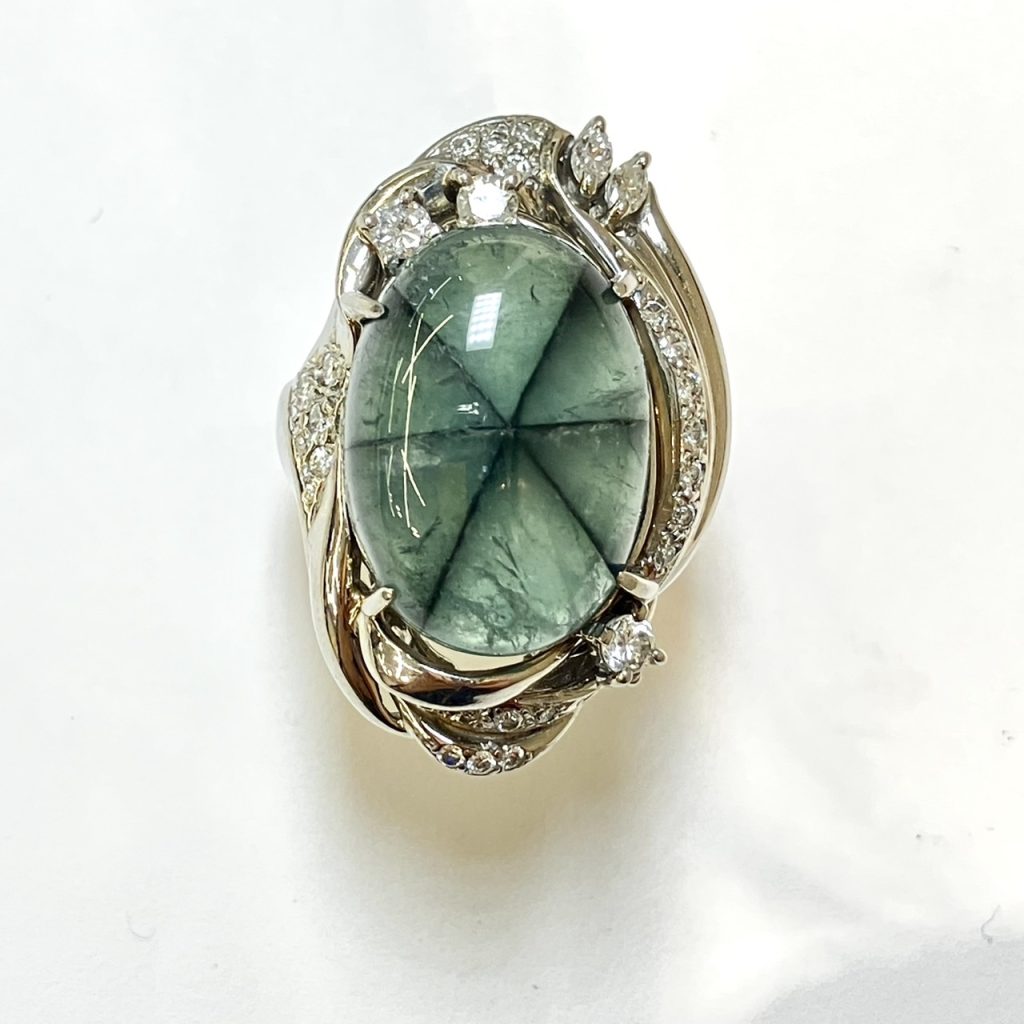 エメラルド　19.17ct　リング