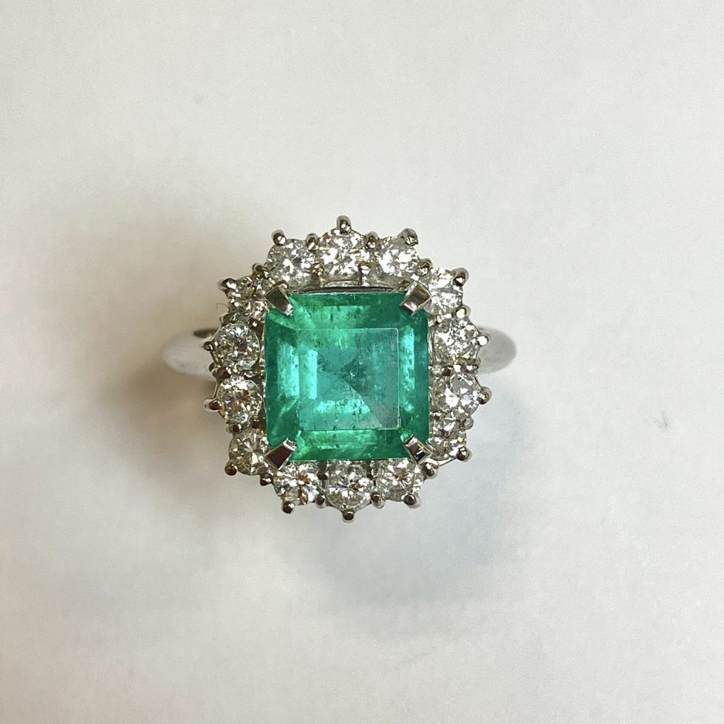 エメラルド　2.11ct　リング