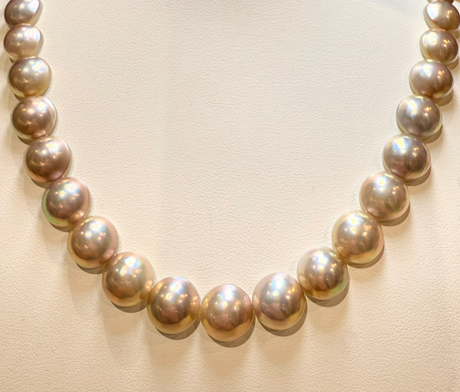 .*˚TASAKI マベパールネックレス