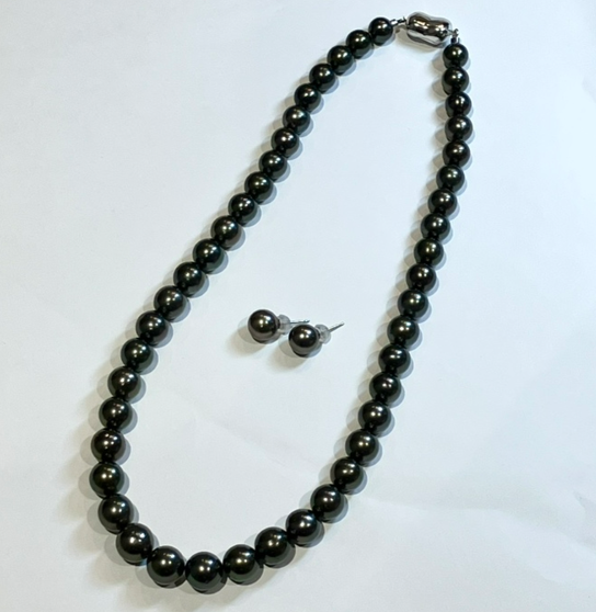 南洋黒蝶真珠トンボ玉ネックレス 南洋黒蝶真珠ネックレス48.0gの買取 