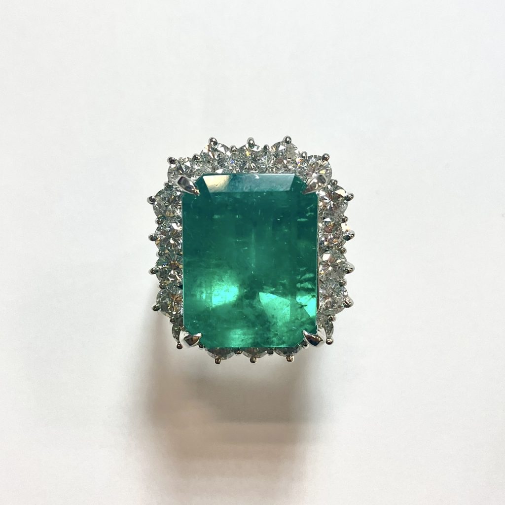 エメラルド 11.99ct リング