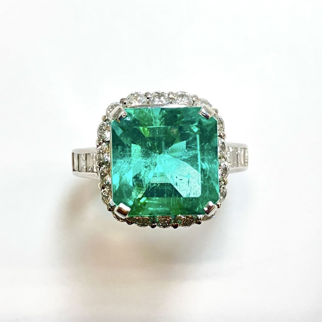 エメラルド　5.45ct　リング