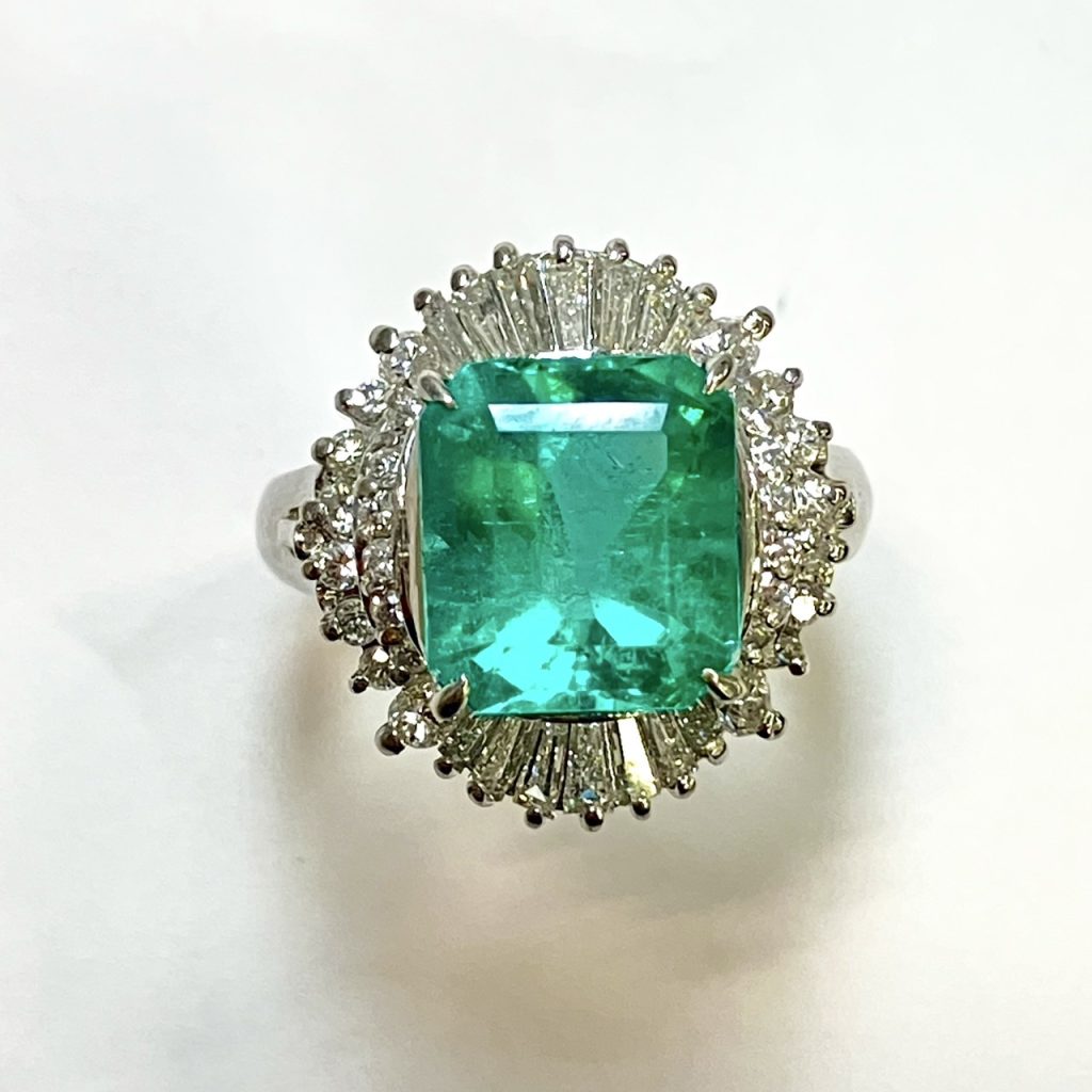エメラルド　3.87ct　リング