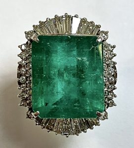 エメラルド　12.11ct　リング