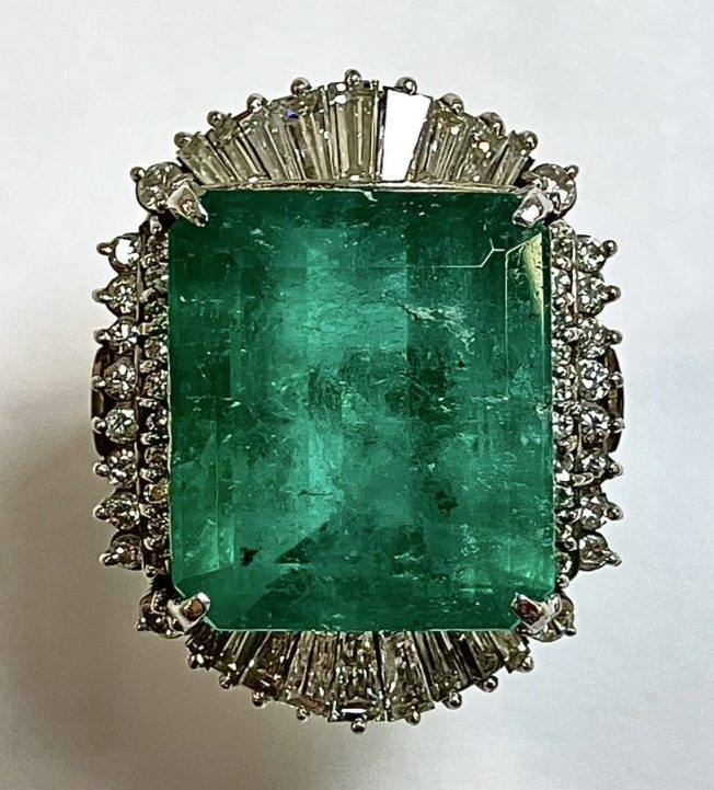 エメラルド　12.11ct　リング