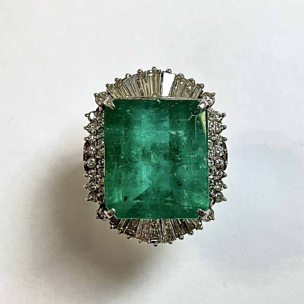 エメラルド　12.11ct　リング
