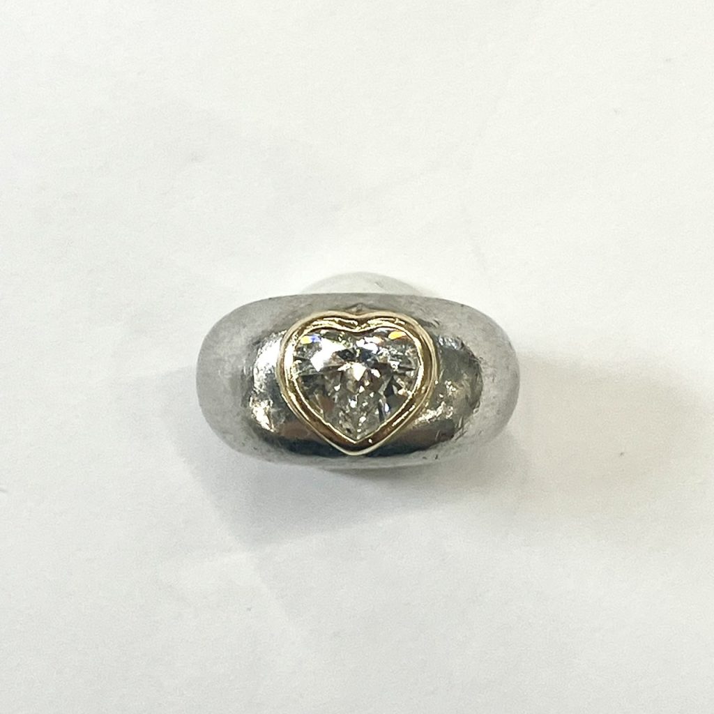 ダイヤ　1.07ct　リング