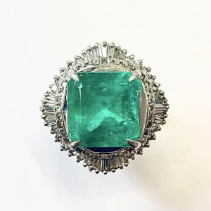 エメラルド　7.37ct　リング