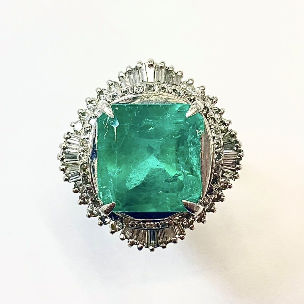 エメラルド　7.37ct　リング