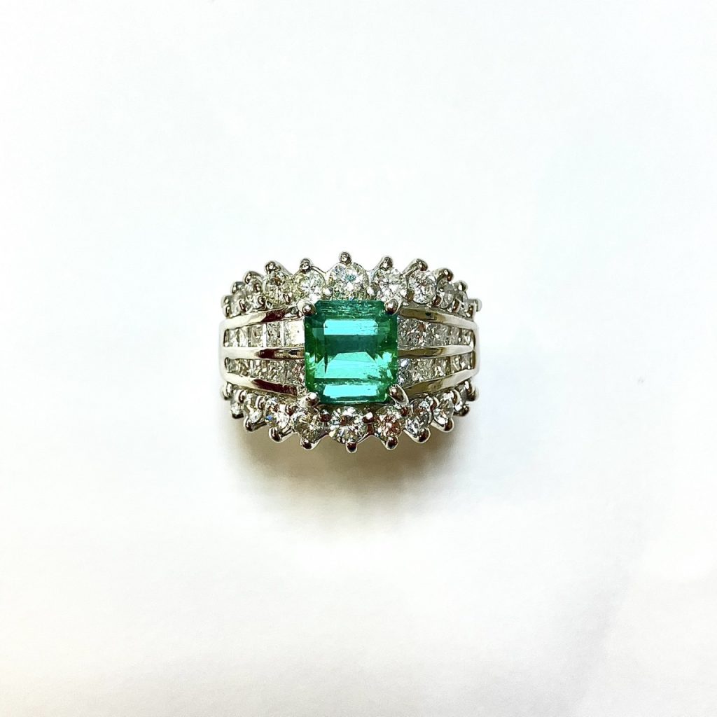 エメラルド　1.36ct　リング
