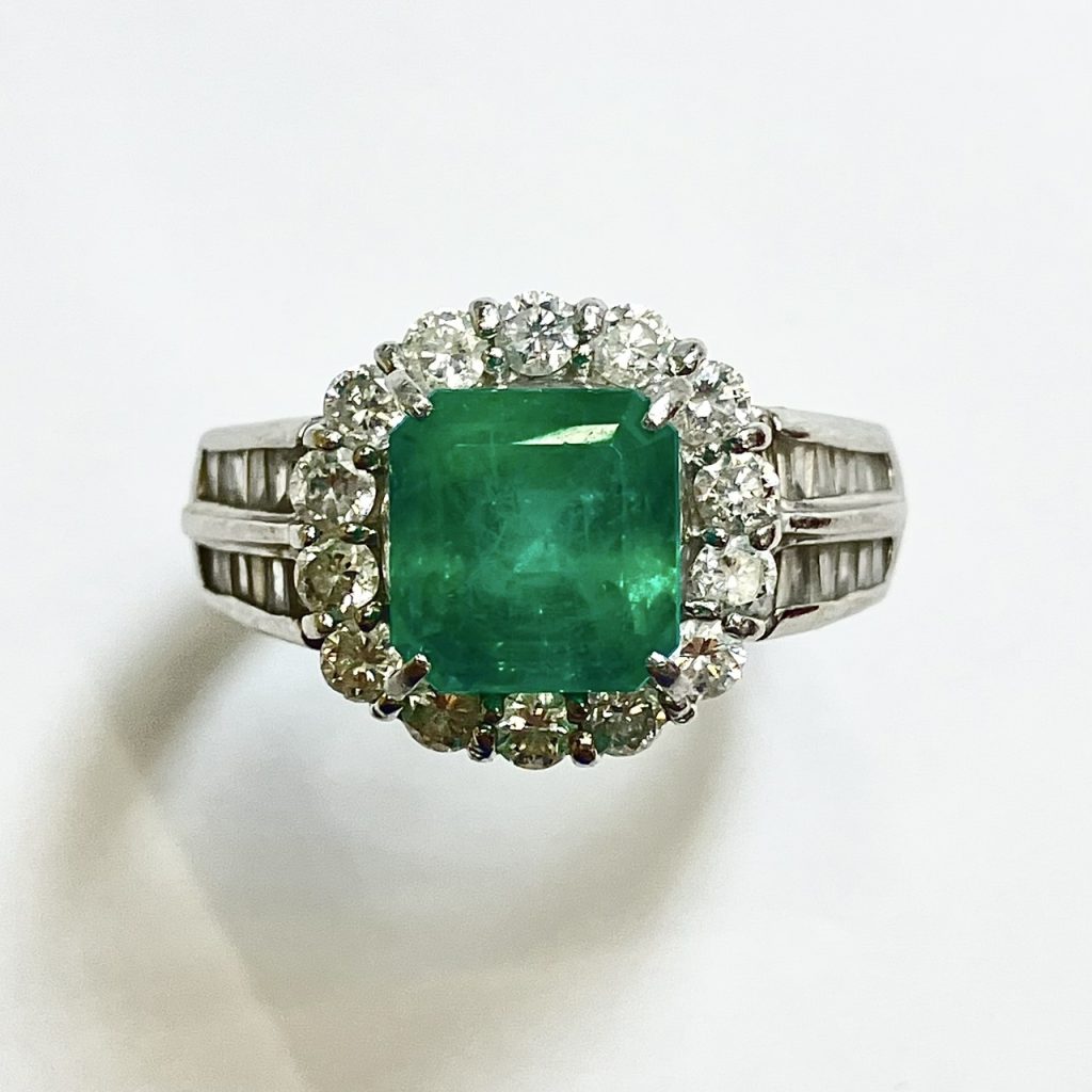 エメラルド　2.59ct　リング