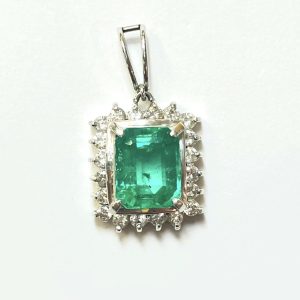 エメラルド　2.84ct　ネックレストップ