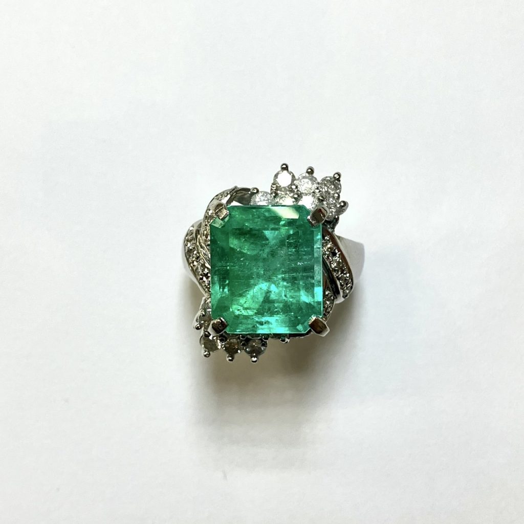 エメラルド　7.57ct　リング
