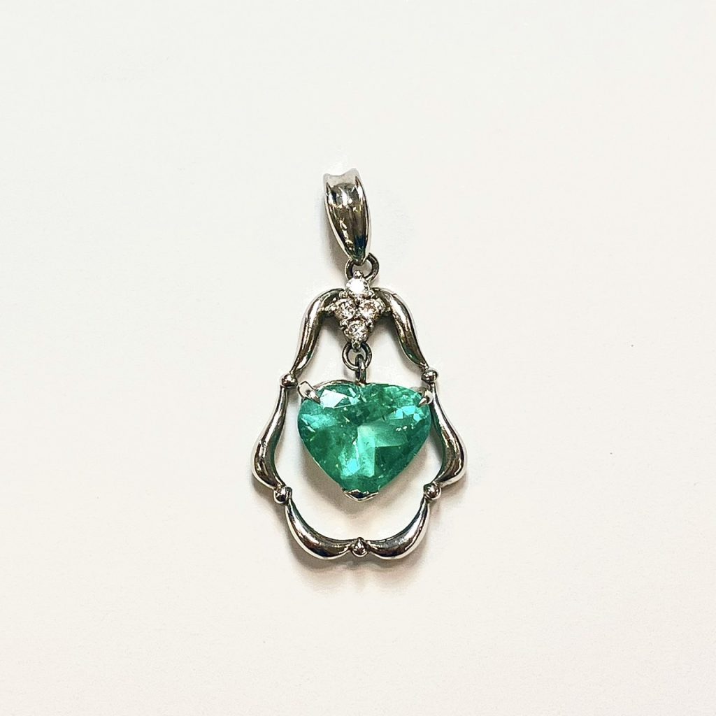 エメラルド　2.26ct　ネックレストップ