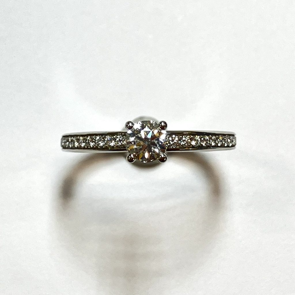 ブルガリ　ダイヤ　0.3ct　リング