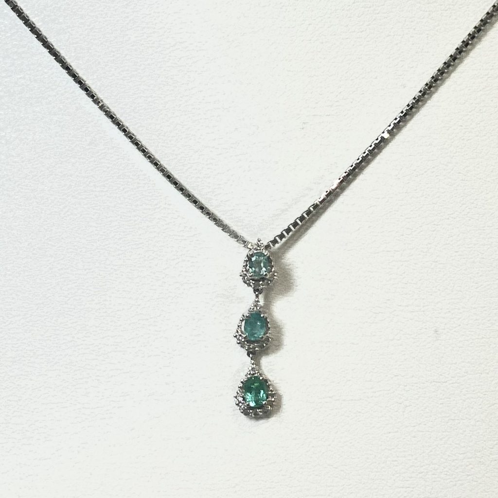 エメラルド　0.4ct　ネックレス