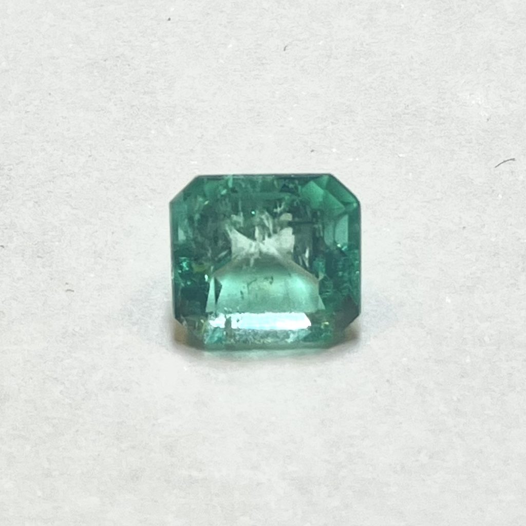 エメラルド　1.58ct　ルース