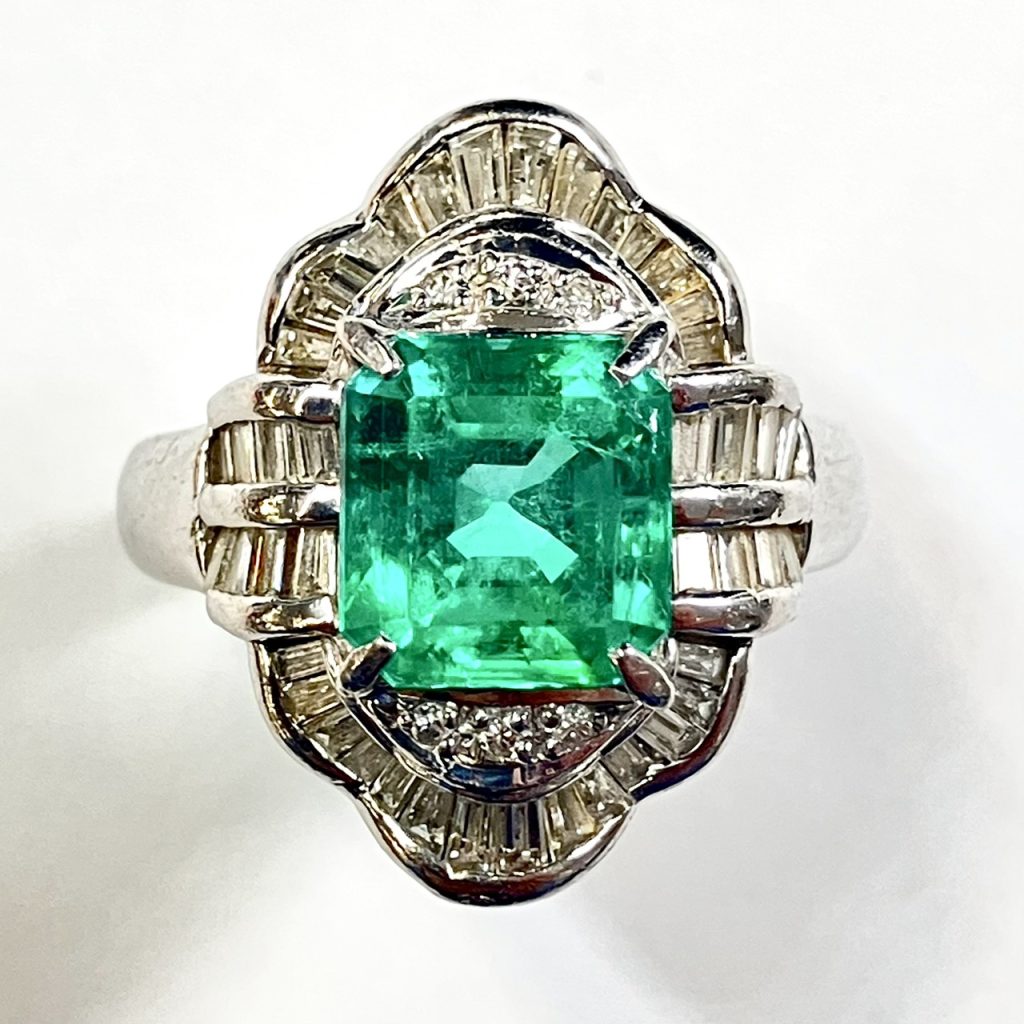 エメラルド　2.85ct　リング