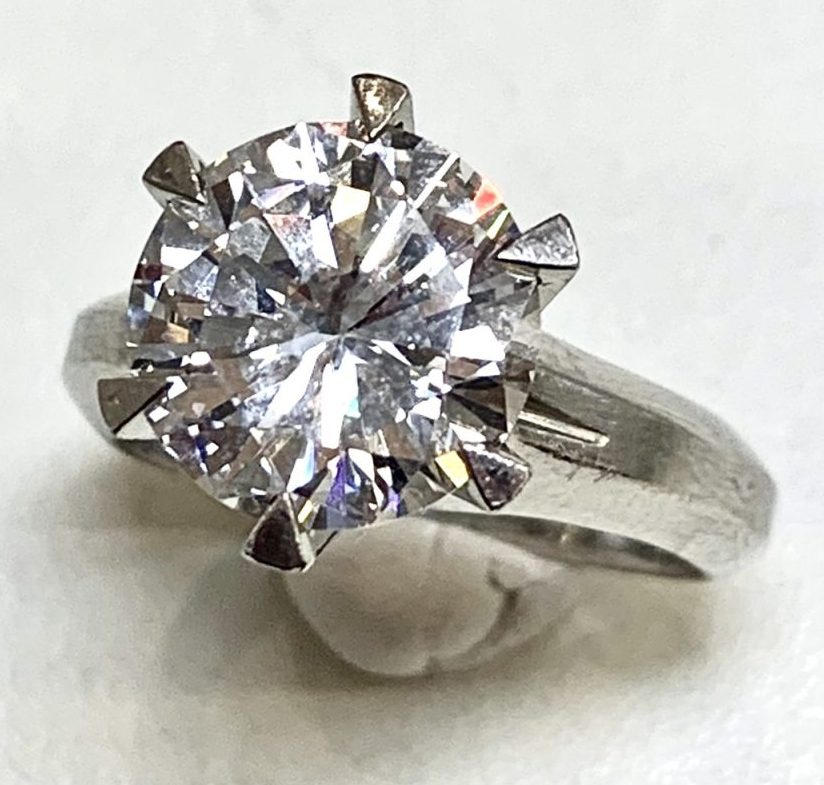 ダイヤモンド　3.654ct　リング