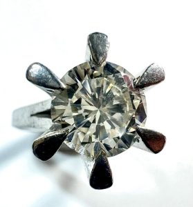 ダイヤモンド　3.01ct　リング