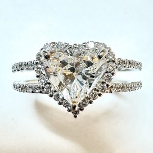 ダイヤモンド　0.85ct　リング