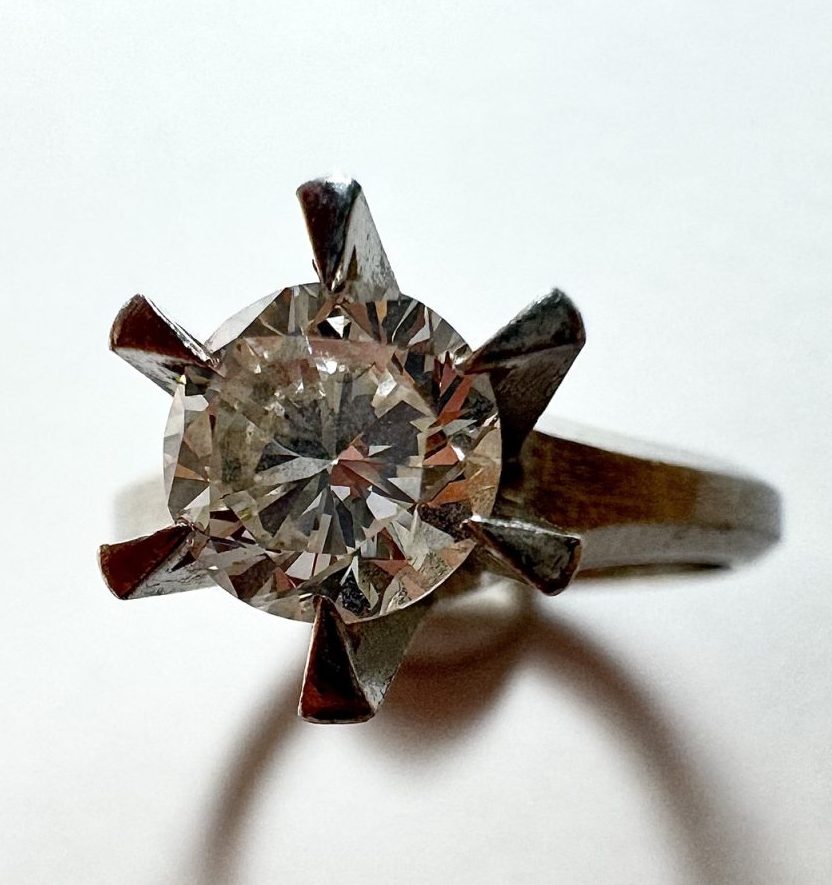 ダイヤモンド　1ct　リング