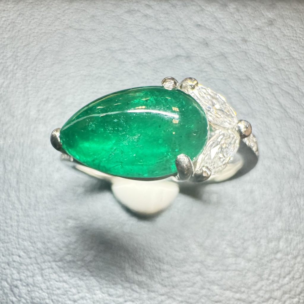 エメラルド　2.37ct　リング