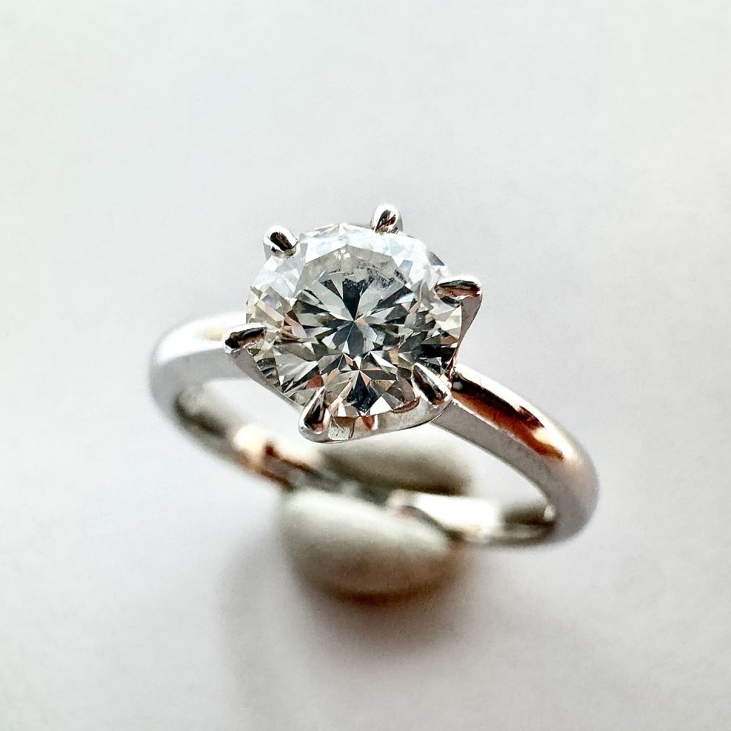 ダイヤモンド　1.35ct　リング