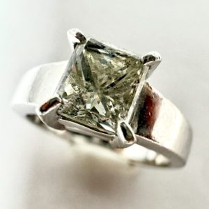 ダイヤモンド　1.025ct　リング